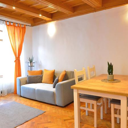 Charming Apartment - Heart Of Brasov Poarta Schei المظهر الخارجي الصورة